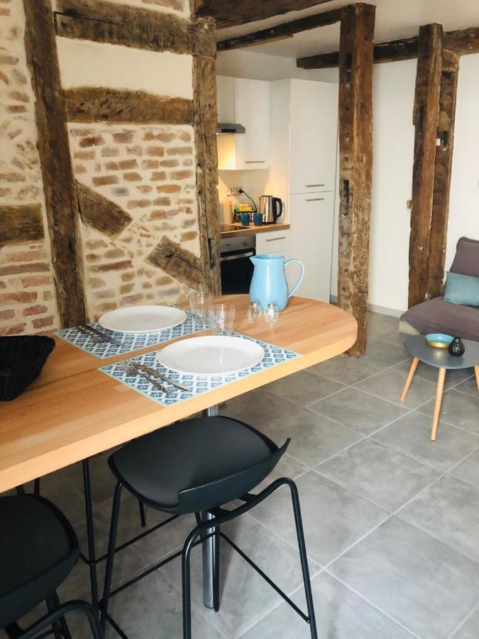 Joli Appartement Quartier Historique Moulins  Bagian luar foto